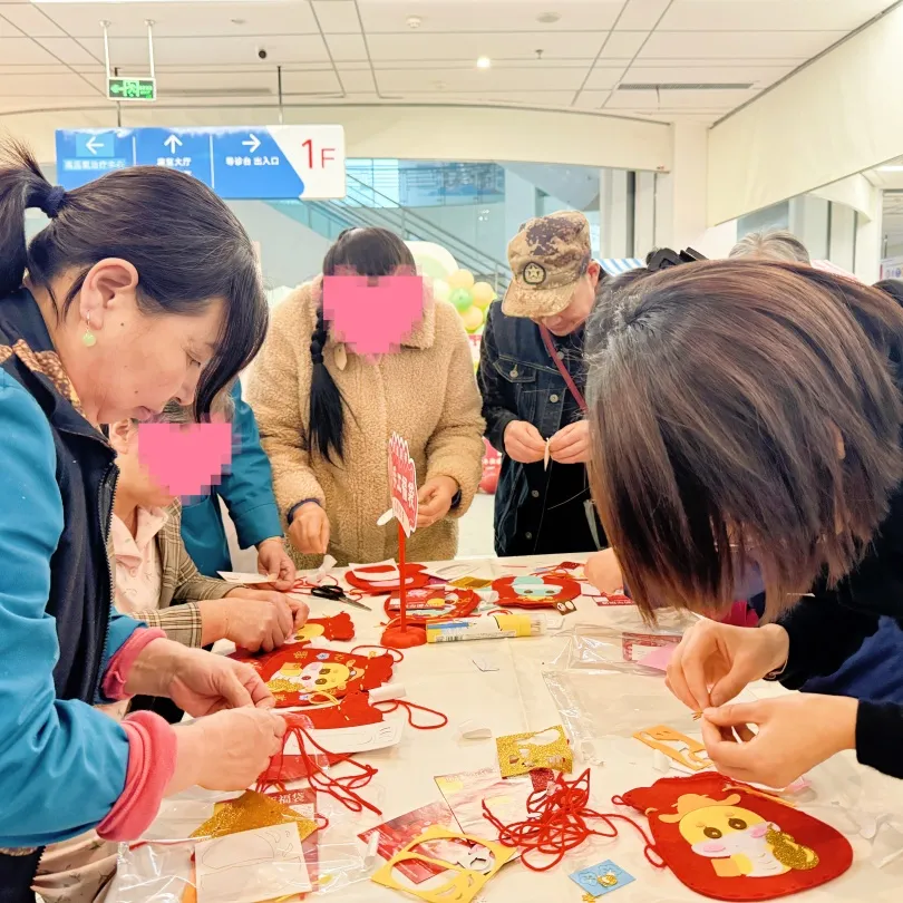 迎春纳福 康复同行 |  在绵阳顾连康复医院集市里，找到新春趣味